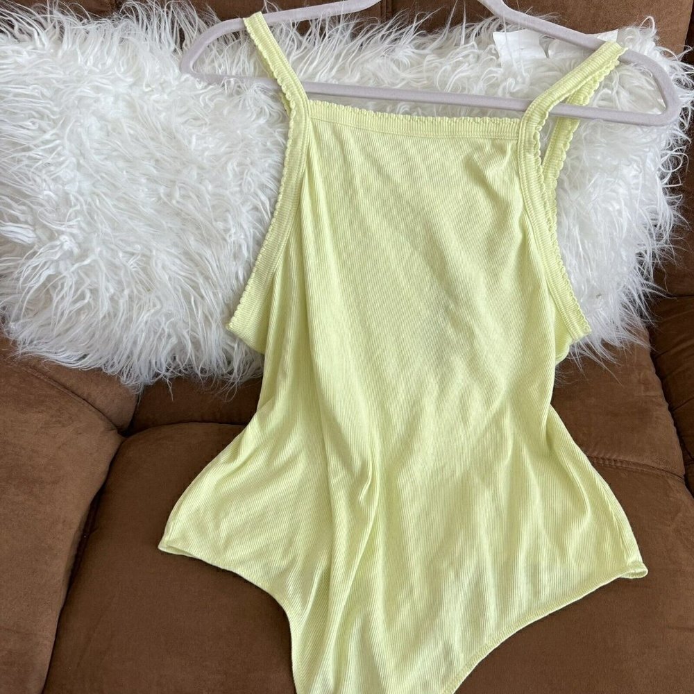 NEW 𝅺Bp thong Bodysuit cami Size 1X Yellow